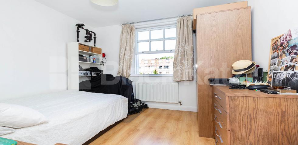 			1 Bedroom, 1 bath, 1 reception Apartment			 Balls Pond Road , DALSTON/ CANONBURY BOARDERS